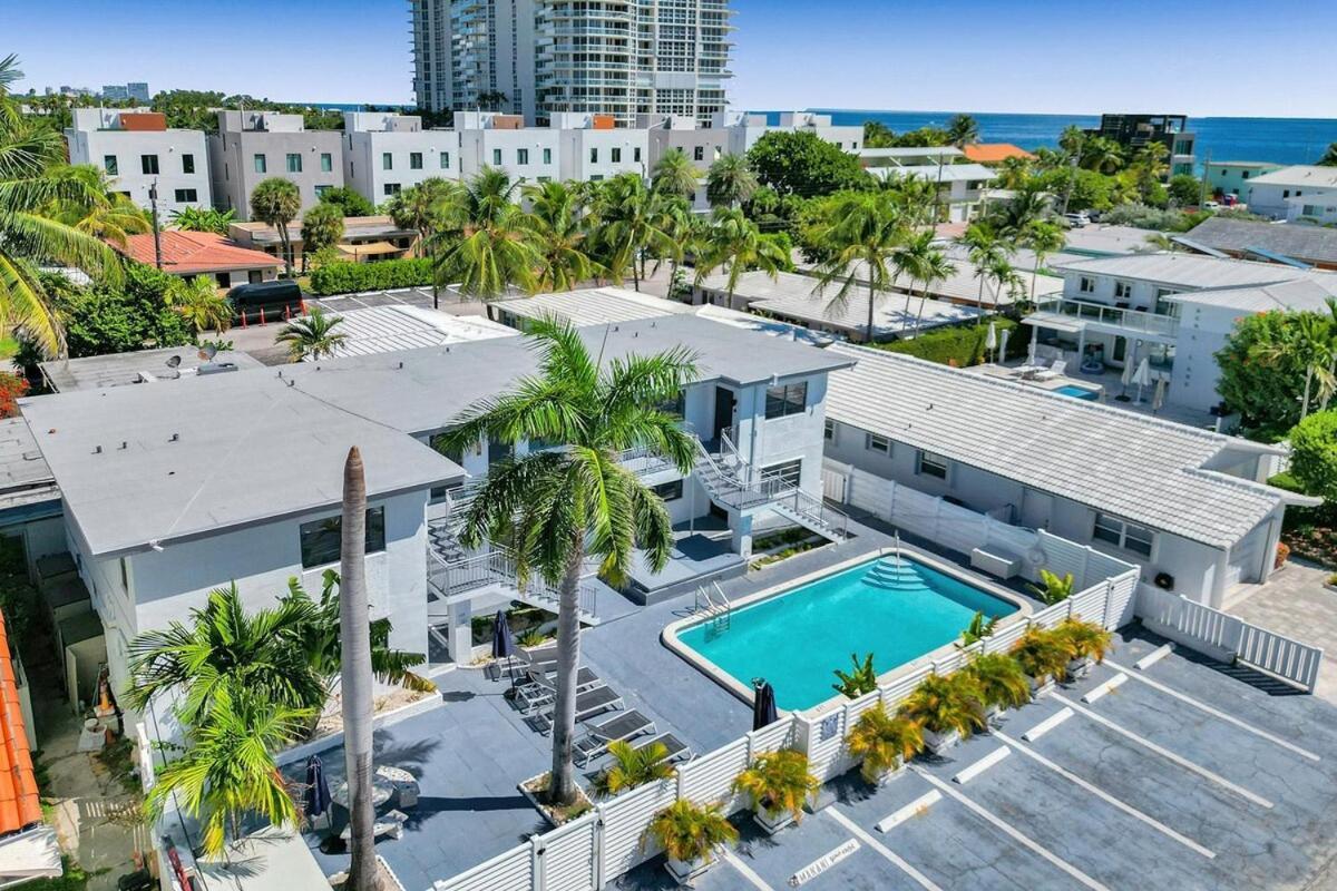 Waves On Desoto Rental Unit With Pool Hollywood Ngoại thất bức ảnh