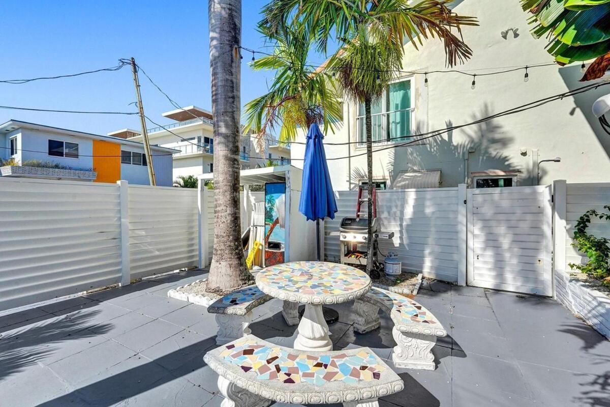 Waves On Desoto Rental Unit With Pool Hollywood Ngoại thất bức ảnh