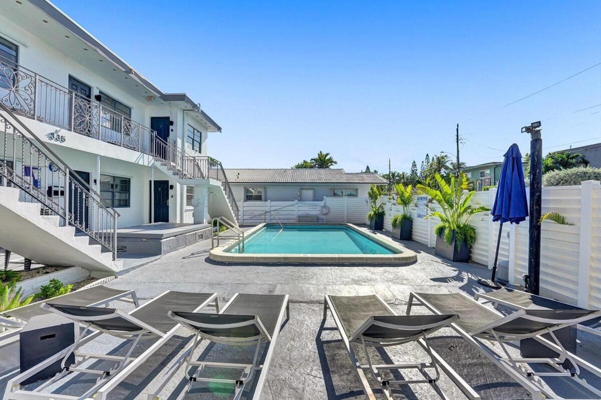 Waves On Desoto Rental Unit With Pool Hollywood Ngoại thất bức ảnh