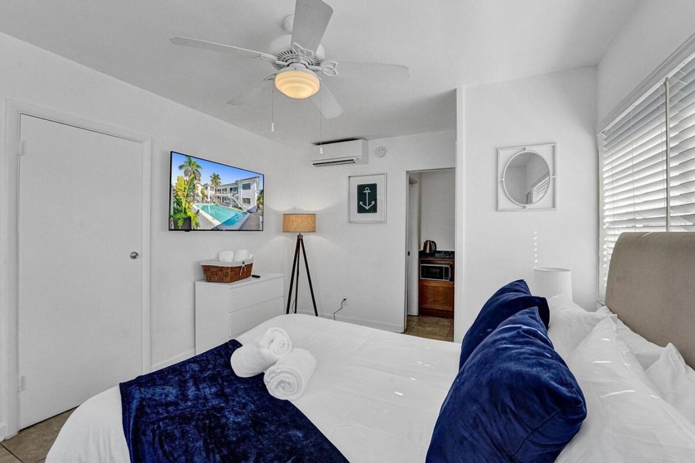 Waves On Desoto Rental Unit With Pool Hollywood Ngoại thất bức ảnh