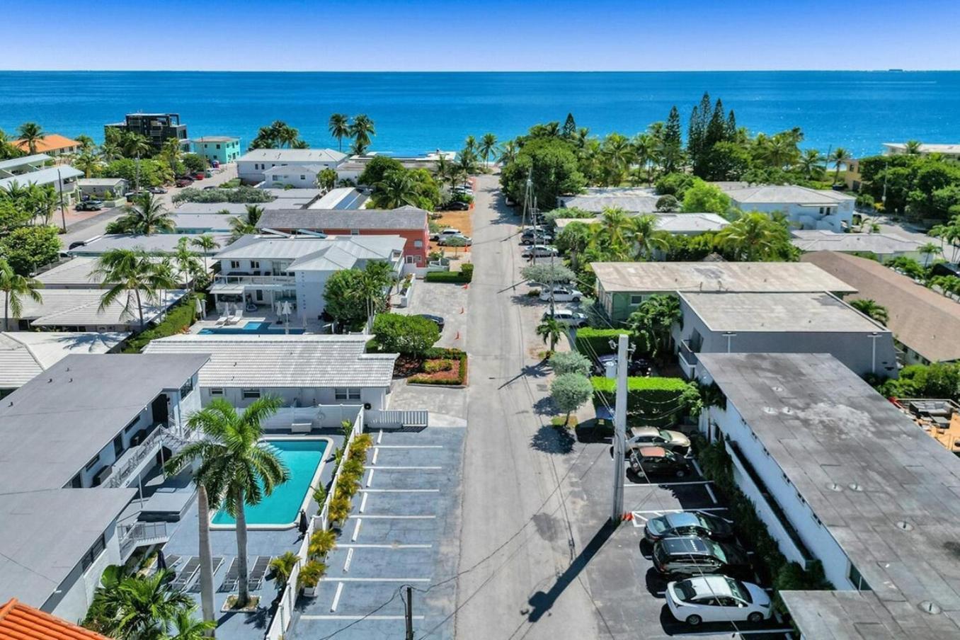 Waves On Desoto Rental Unit With Pool Hollywood Ngoại thất bức ảnh
