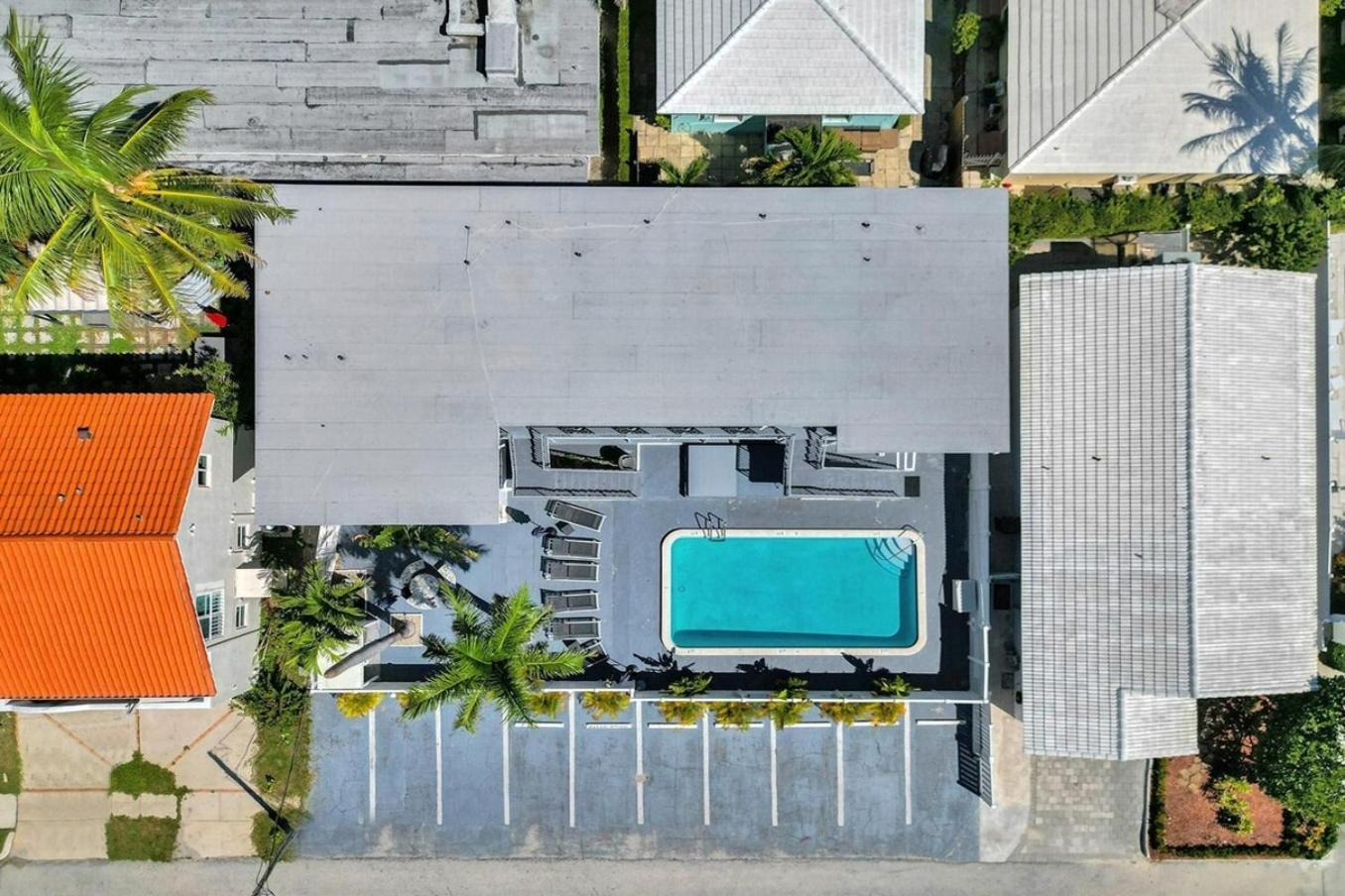 Waves On Desoto Rental Unit With Pool Hollywood Ngoại thất bức ảnh